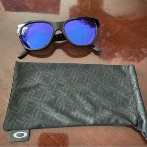 Women’s Oakley Polarized Sunglasses